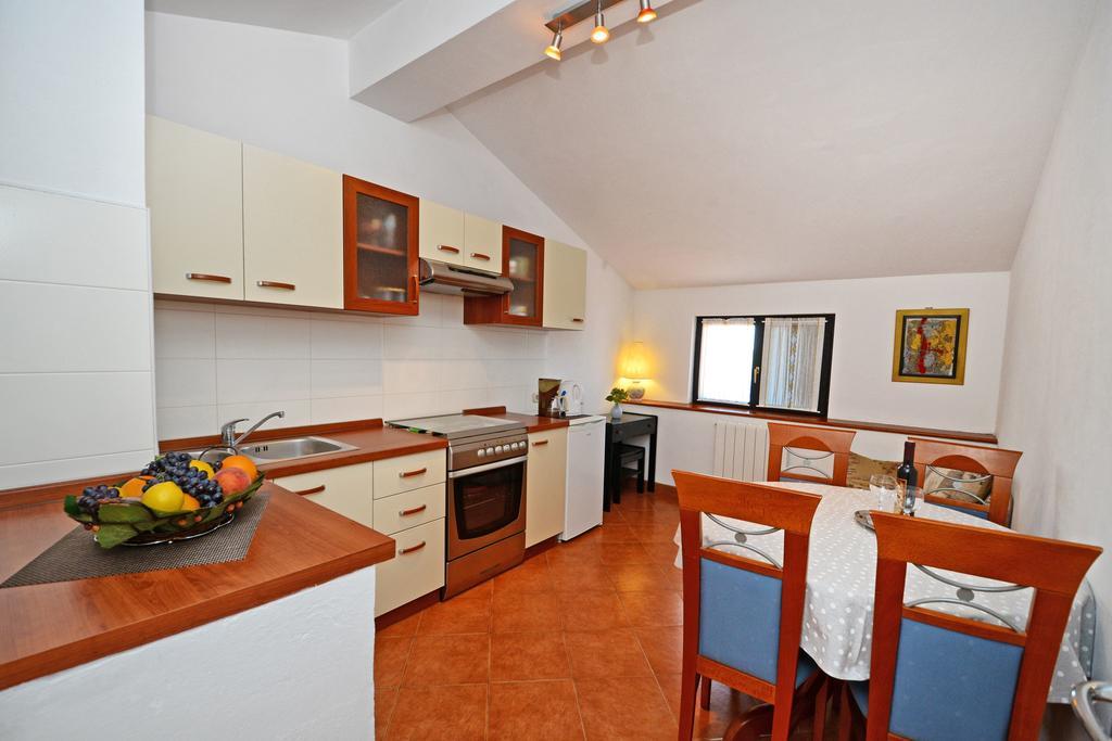 Apartment Lili Πόρετς Εξωτερικό φωτογραφία