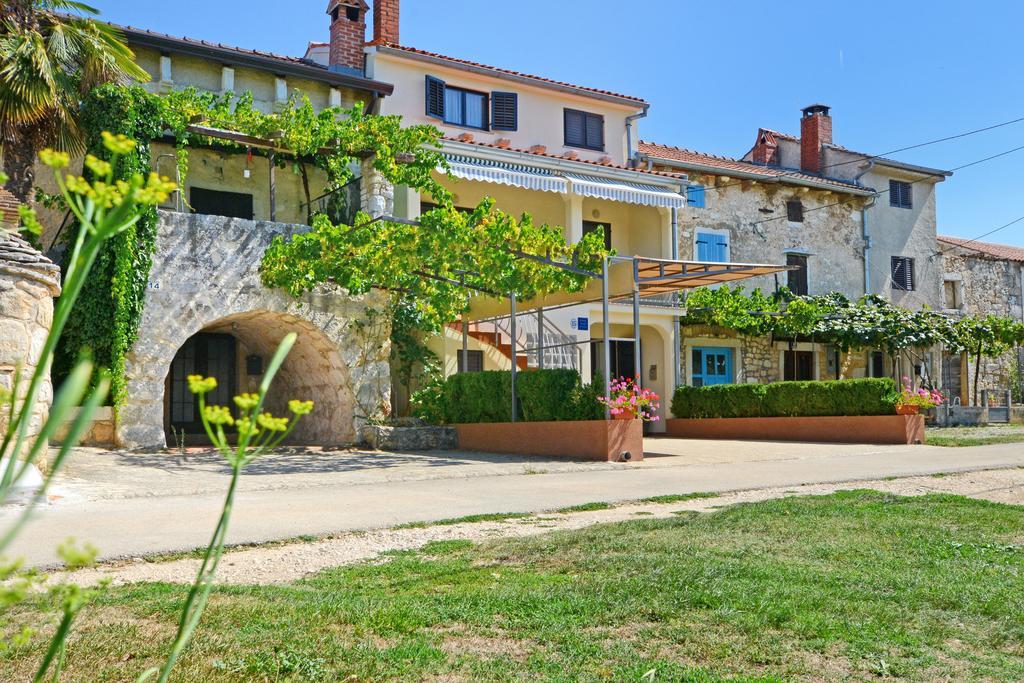 Apartment Lili Πόρετς Εξωτερικό φωτογραφία